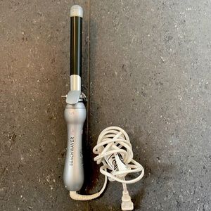 Sarah Potempa Beachwaver Pro 1